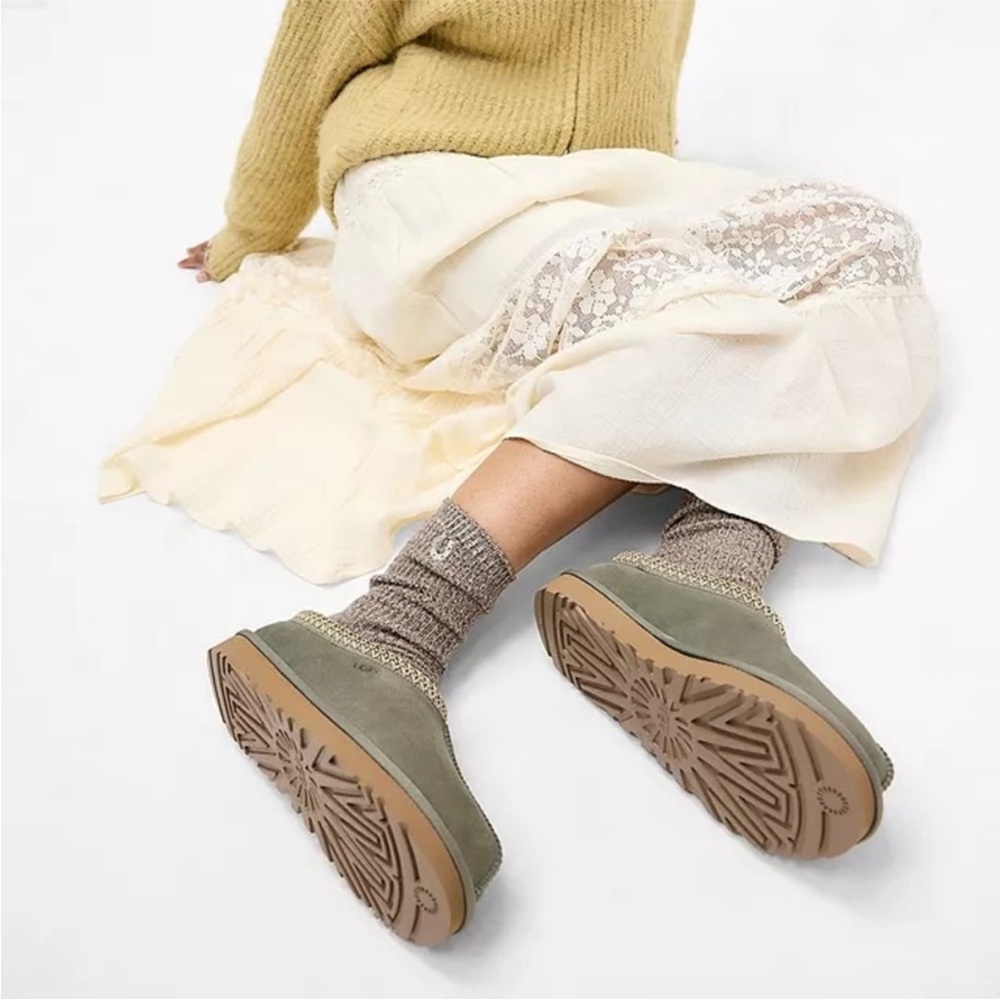 NWT Ugg Tasman Slippers - Picture 2 of 6